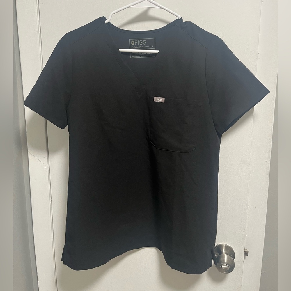 Figs Women Black V-Neck Short Sleeve Scrub Top